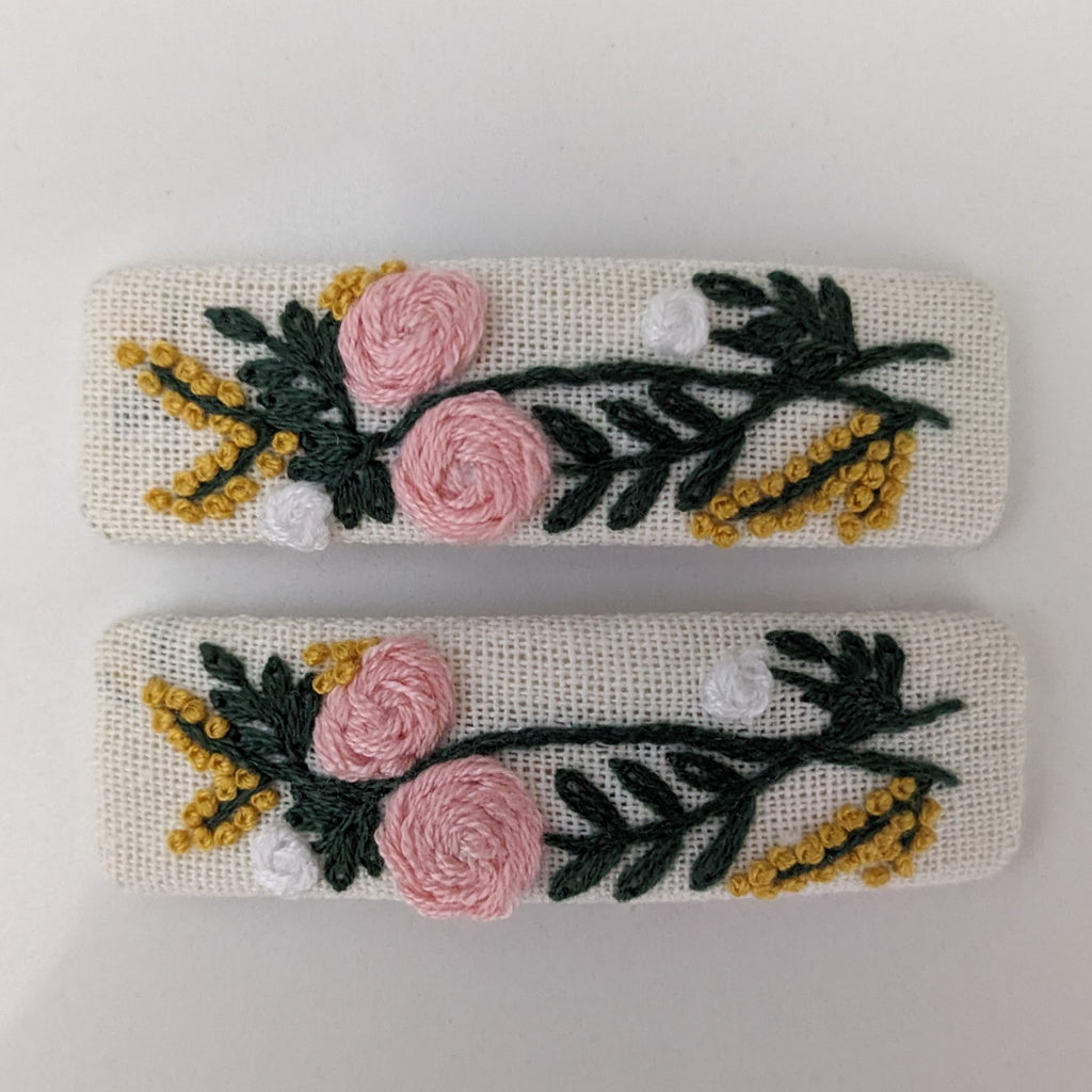 Vivente Embroidered Rectangle Snap Clips Pink Flower  AC694